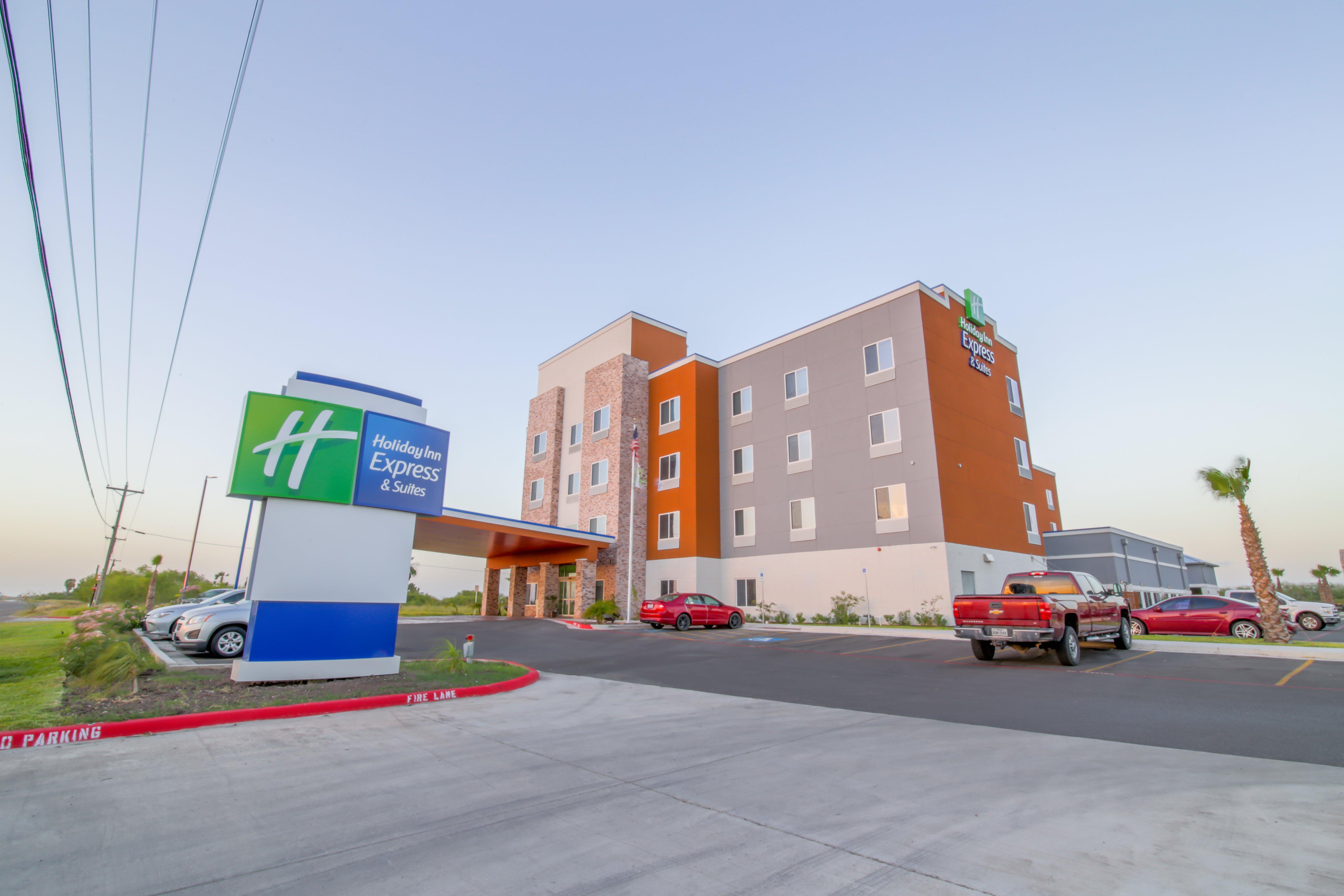 Holiday Inn Express & Suites Raymondville, An Ihg Hotel Exterior photo