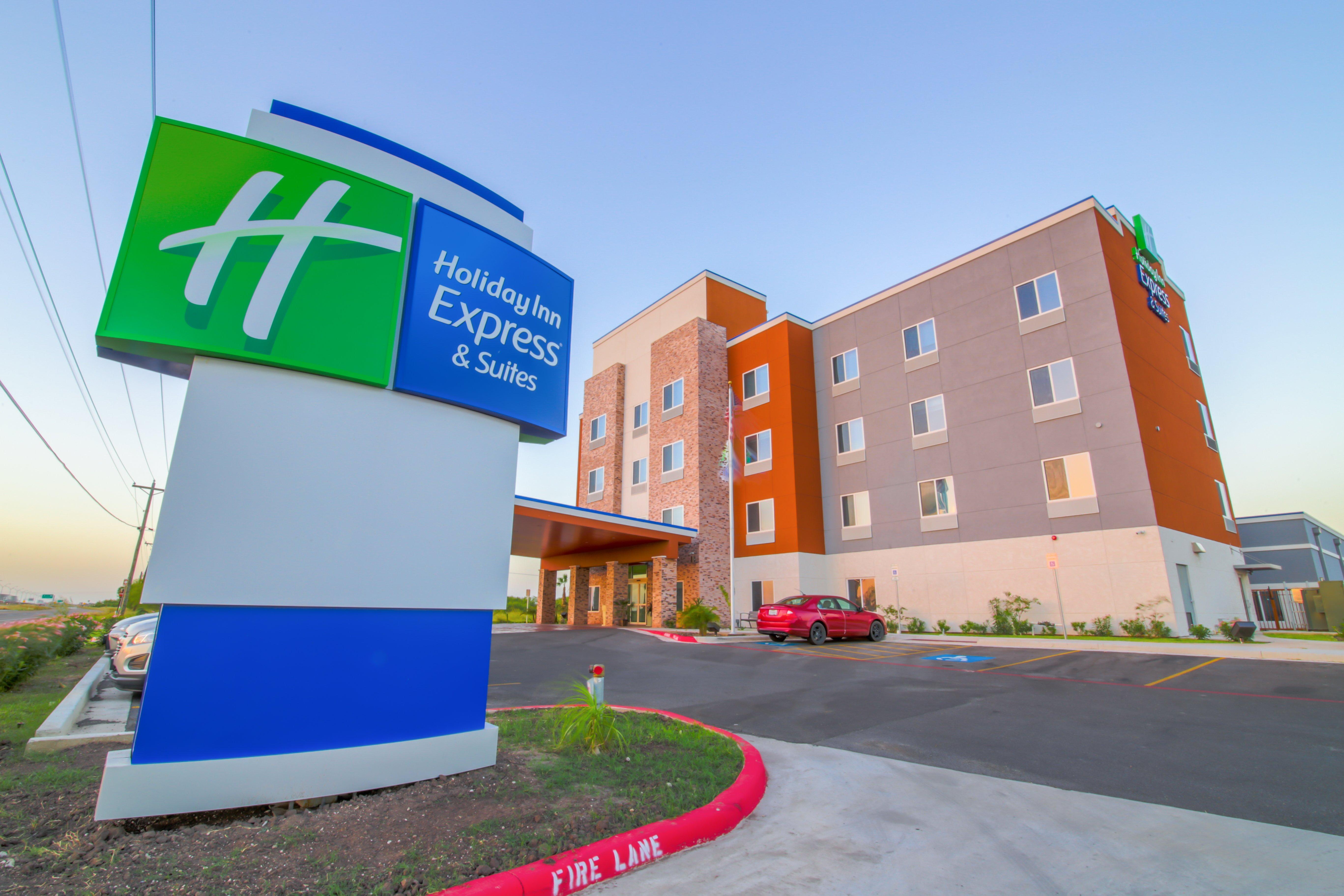 Holiday Inn Express & Suites Raymondville, An Ihg Hotel Exterior photo